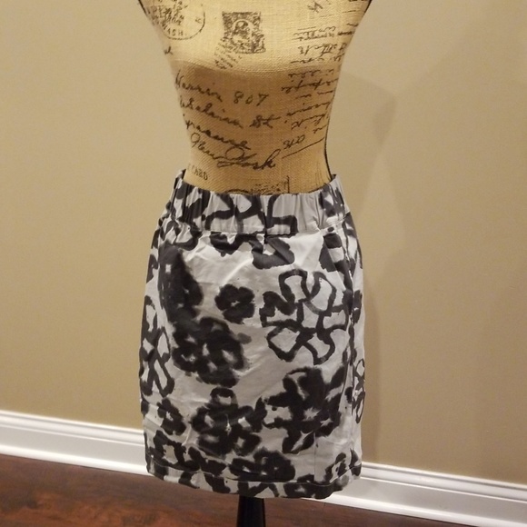 Vera Textured Skirt - Magenta/Final Sale